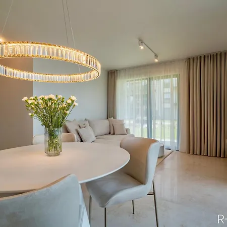 R-escape Apartment *