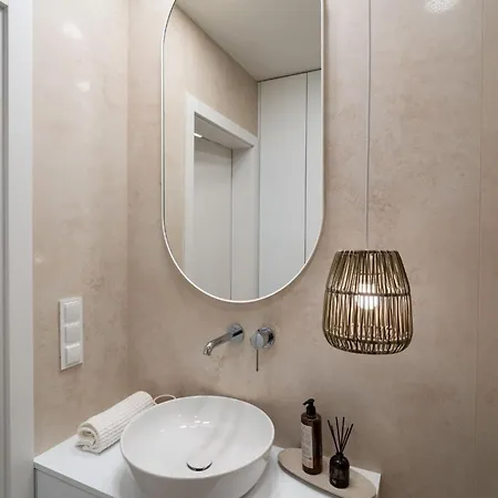 R-escape Apartment