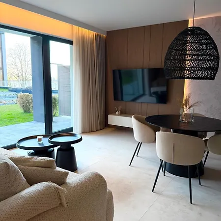 R-escape Apartment *